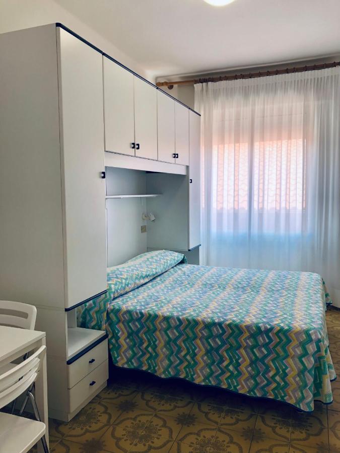 Albergo Elena Garni Caorle Exteriör bild