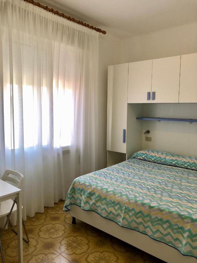 Albergo Elena Garni Caorle Exteriör bild