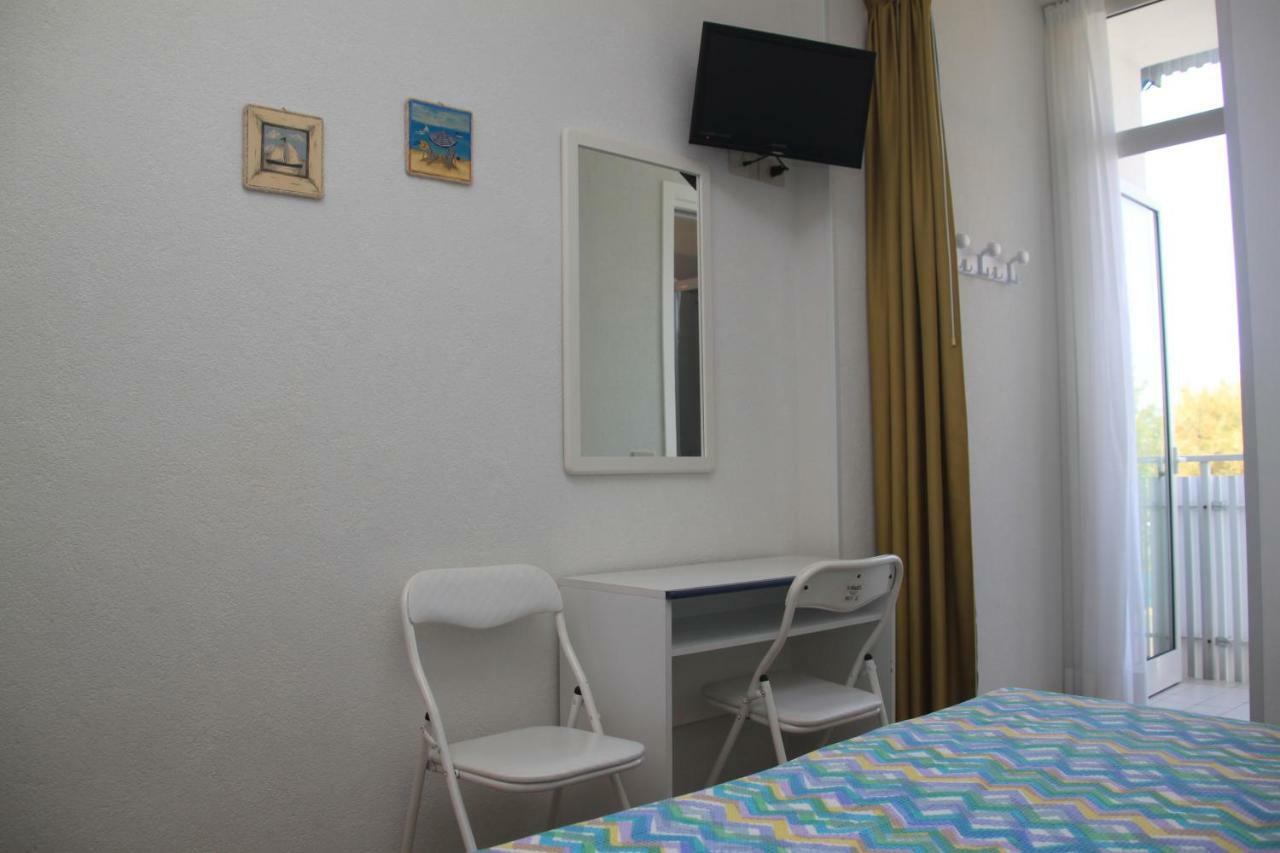 Albergo Elena Garni Caorle Exteriör bild